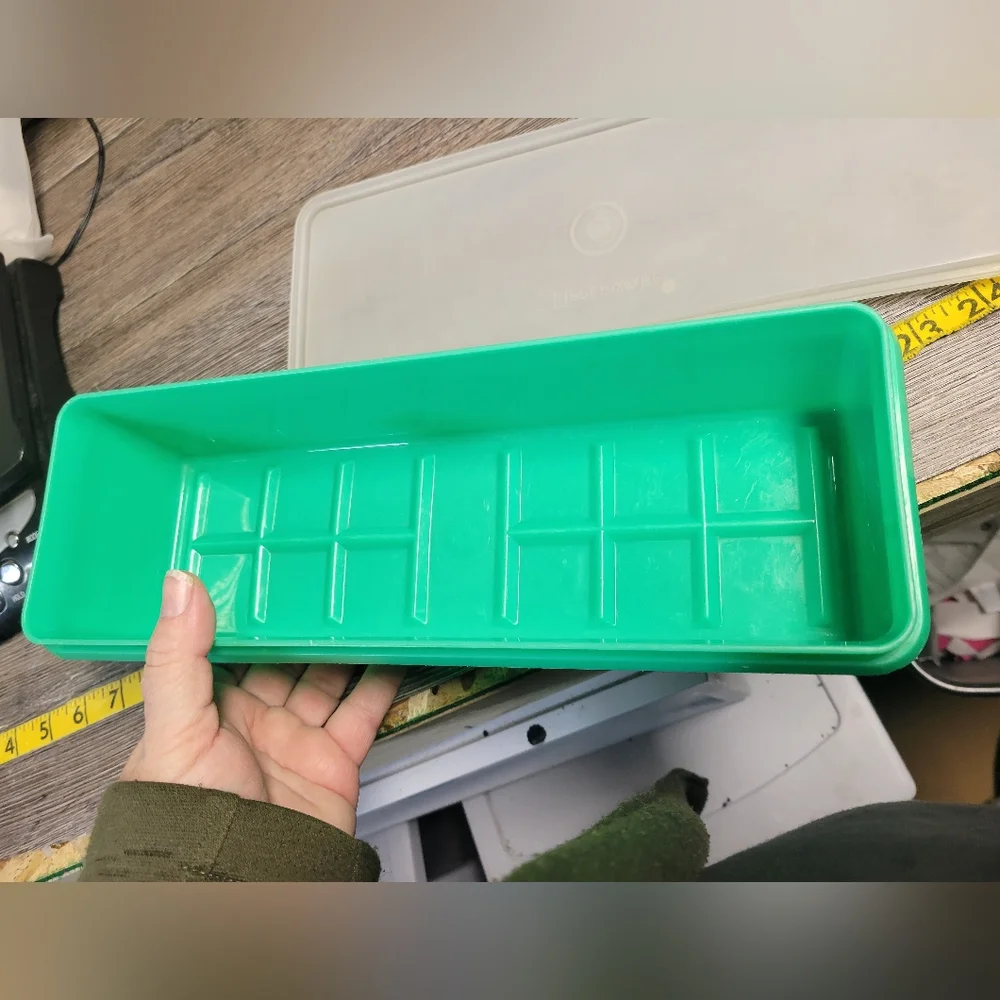 Tupperware Vintage Green Vegetable Container‎ with Lid